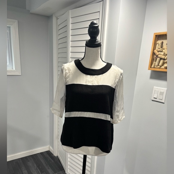 Fate Black and White  Short Sleeve Blouses Size:M - Picture 7 of 8